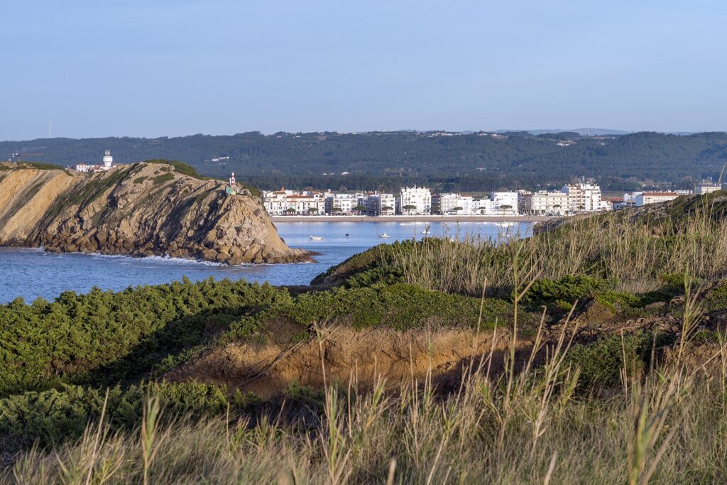 The sheltered bay of São Martinho do Porto, one of the best Silver Coast towns for families with young children
